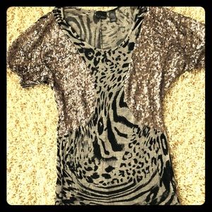 Daytrip size Small sequin v neck top
